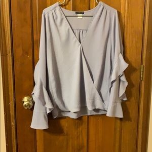 Venus lavender ruffle sleeve blouse size M - EUC
